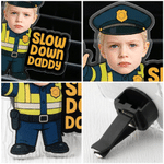 Henkilökohtainen pieni liikennepoliisi – ”Slow Down Daddy” -kasvokuvalla varustettu akryylinen auton tuuletusreiän pidike; söpö auton sisustus; isänpäivä- ja syntymäpäivälahja isälle
