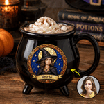 Personlig keramisk kaffekopp med heksemotiv i imitasjon av farget glass, med navn og bilde – til daglig bruk, Halloween-gave til kvinner og jenter