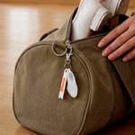 Porte-clés personnalisé imprimé en 3D représentant une chaussure de claquettes multicolore, avec inscription et breloque en forme de ruban – Cadeau d'anniversaire ou pour un concours de danse destiné 
