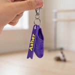 Porte-clés personnalisé imprimé en 3D représentant une chaussure de claquettes multicolore, avec inscription et breloque en forme de ruban – Cadeau d'anniversaire ou pour un concours de danse destiné 