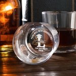Henkilökohtaiset parit hyvin valmistuvien kanssa 10oz Old Fashioned Rocks viskilasi nimellä ja vuodella Valmistuminen syntymäpäivälahja valmistuneille viinan ystäville