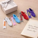 Porte-clés personnalisé imprimé en 3D représentant une chaussure de claquettes multicolore, avec inscription et breloque en forme de ruban – Cadeau d'anniversaire ou pour un concours de danse destiné 