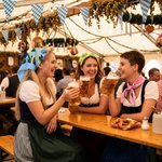 Personalisiertes Bandana mit Namen | Abstraktes Blumenmuster | Kopftuch | Halstuch | Partnerlook | Oktoberfest Jahrestag Geschenk für Frauen & Männer
