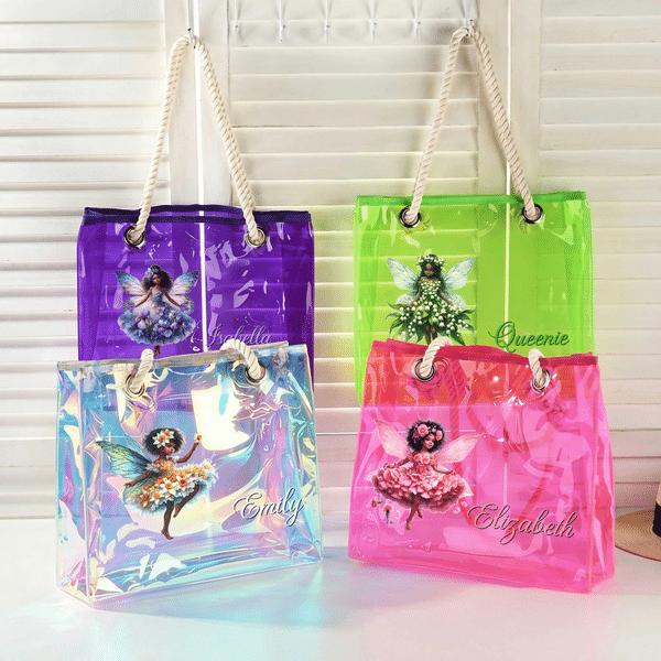 Personlig «Birth Flower Fairy»-tote-veske i gjennomsiktig holografisk materiale med navn – gave til høytider, reiser og bursdager for en afroamerikansk liten jente
