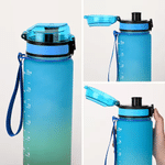 Personlig vattenflaska (34 oz) med BPA-fri, tecknad cheerleader-figur, med foto och namn samt viklock – en perfekt present till cheerleaders inför en matchdag utomhus