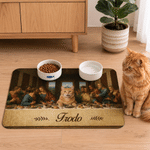 Individuell gestaltete, mehrfarbige PU-Leder-Futtermatte im klassischen Ölgemälde-Stil mit Haustierfoto und Namen – Wohnaccessoire und Geburtstagsgeschenk für Haustierbesitzer und -liebhaber