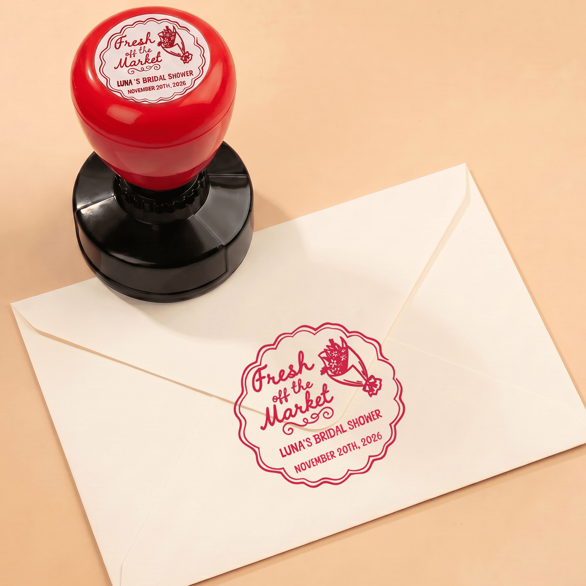 Personalisierter, mehrfarbiger Selbstfärbestempel „Fresh off the Market“ mit Namen und Datum – Geschenk zur Brautparty für Brautjungfern