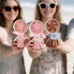 Gepersonaliseerde, schattige draagbare handventilator met strik en naam, voor buitengebruik, bruiloftscadeau voor bruidsmeisjes en weddingplanners