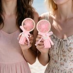 Gepersonaliseerde, schattige draagbare handventilator met strik en naam, voor buitengebruik, bruiloftscadeau voor bruidsmeisjes en weddingplanners