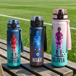 Personalisierte BPA-freie Trinkflasche mit Fußballspieler-Silhouette | mit Namen und Nummer |  Trageschlaufe | Geschenk für Teenager und Fußballfans