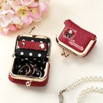 Personalized Birth Flower Skull PU Leather Mini Jewelry Box with Name and Kiss Lock Daily Use Birthday Gift for Girls Women Goth Enthusiasts