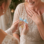Personlig, blomstermønstret, gjenfyllbar og slitesterk parfymeflaske i glass på 1–3 oz med navn og tittel – til brudepiken, bestevenninnen, bryllupsfesten og bryllupsdagen