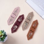 Gepersonaliseerde Geboorte Bloemen Boeket Multicolor PU lederen magnetische bladwijzer Clip met naam lezen boek Club Verjaardagscadeau voor liefhebbers van boeken