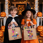 Personlig jute-tygväska med spök- och pumpamotiv, slitstark och rymlig, med namn och initialer – en perfekt ”trick or treat”-present till Halloween-entusiaster