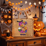 Personlig jute-tygväska med spök- och pumpamotiv, slitstark och rymlig, med namn och initialer – en perfekt ”trick or treat”-present till Halloween-entusiaster