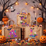 Personlig jute-tygväska med spök- och pumpamotiv, slitstark och rymlig, med namn och initialer – en perfekt ”trick or treat”-present till Halloween-entusiaster