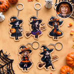 Henkilökohtainen 3D-efektillä varustettu akryylinen avaimenperä, jossa on sarjakuvamainen noitahahmo ja nimi – päivittäiseen käyttöön sopiva Halloween-lahja tytölle ”Trick or Treat” -aktiviteettiin