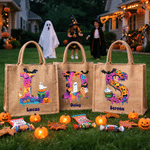 Personlig jute-tygväska med spök- och pumpamotiv, slitstark och rymlig, med namn och initialer – en perfekt ”trick or treat”-present till Halloween-entusiaster