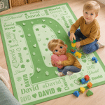 Individuell gestaltete, mehrfarbige Kuscheldecke mit Cartoon-Figur, Name und Initialen – Wohnaccessoire und Geburtstagsgeschenk für Kinder