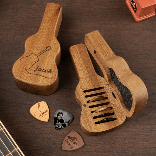 Personalised Monogram Letter Pattern Wooden Guitar Pick Holder Case with Name and 7 Pcs Picks Music Accessories Birthday Gift for Guitar Player