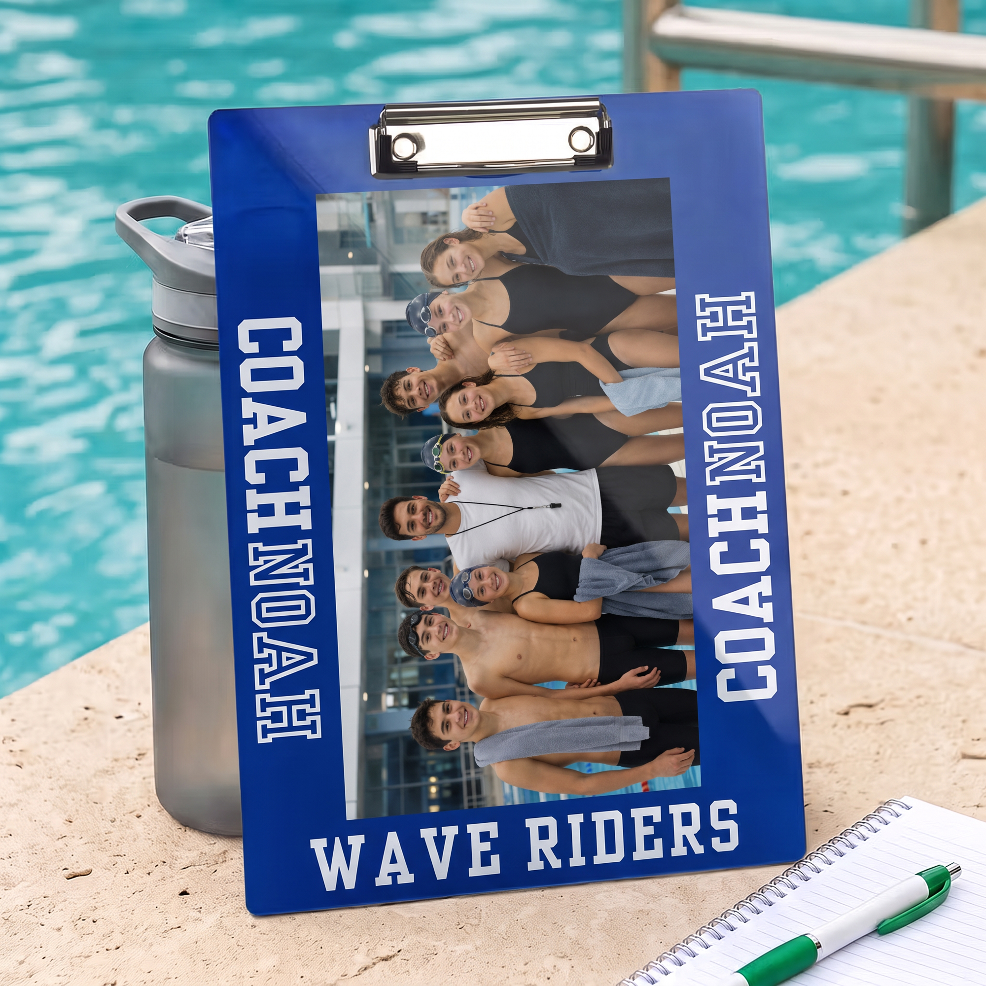 Personalisiertes, mehrfarbiges Acryl-Klemmbrett mit Foto für Schwimmtrainer, mit Teamnamen – als Geschenk zum täglichen Training oder zum Geburtstag für den Trainer