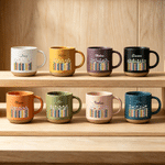 Personalisierte, beidseitig bedruckte Keramiktasse im Vintage-Stil mit Geburtsblumen und Namen – für den täglichen Gebrauch, als Geburtstagsgeschenk oder für Buchclubs – das perfekte Geschenk für Buch