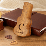 Personalised Monogram Letter Pattern Wooden Guitar Pick Holder Case with Name and 7 Pcs Picks Music Accessories Birthday Gift for Guitar Player