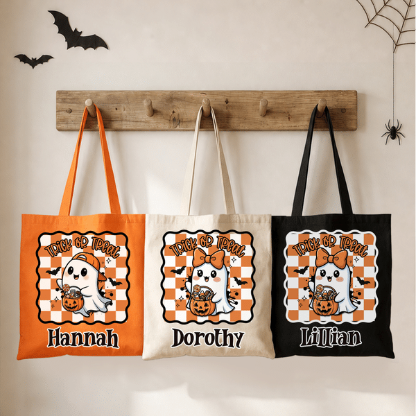 Henkilökohtainen, hauska Halloween-kurpitsa-aave-aiheinen ”Trick or Treat” -kangaskassi, jossa on nimi – Halloween-juhlan lahja perheelle ja lapsille