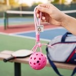 Personlig, flerfarget nøkkelring og bagasjelapp til pickleball med tekst og logo – en perfekt gave til kampdager og bursdager for pickleballspillere og -entusiaster