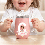 Vaso con boquilla y aislamiento térmico de 10 oz, personalizado con un diseño artístico infantil en 3D con efecto nube, con iniciales y nombre; regalo de cumpleaños o para baby shower para niños