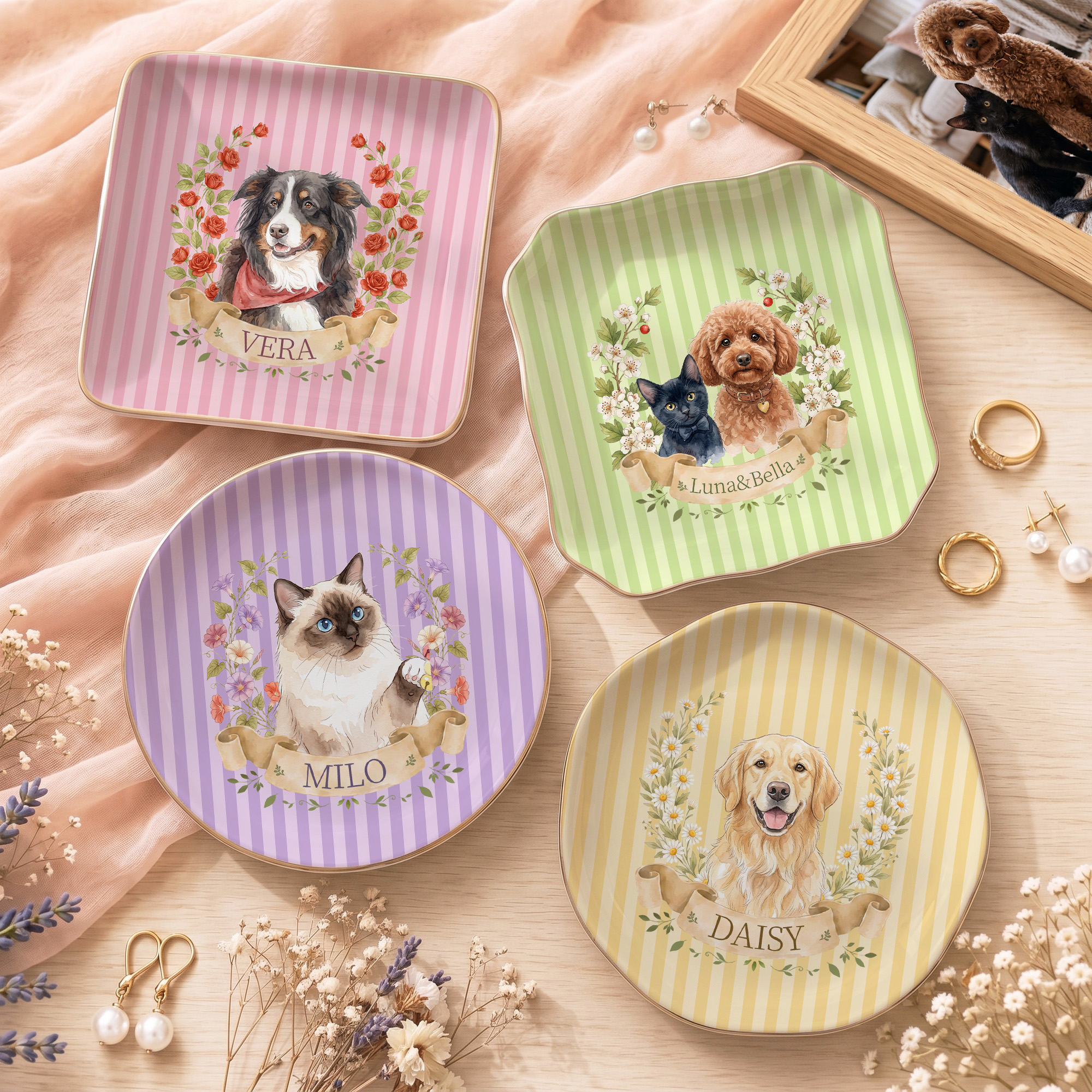 Personalisierte Keramikschale für Schmuck und Kleinigkeiten mit Aquarell-Streifenmuster, Geburtsblume und Haustierfoto sowie Namenszug – Geschenk für den täglichen Gebrauch zum Geburtstag oder Jahrest