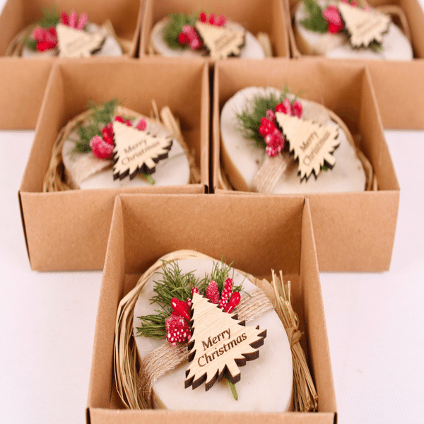 Personalized Christmas Scented Soap Favors with Dried Flowers, Custom Holiday Party Gifts, Christmas Table Decorations, Coworker & New Year Gifts