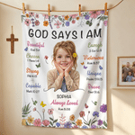 Henkilökohtainen ”God Says I Am” -aiheinen paksulla maalilla maalattu kuvituspeitto, jossa on valokuva, teksti ja nimi – sisustustuote ja kaste-lahja kristityille uskoville