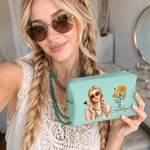 Trousse de maquillage personnalisée en cuir synthétique, multicolore, semi-réaliste, sur le thème du Far-West, avec photo, prénom et fermeture à glissière – Indispensables de voyage – Cadeau d’anniver