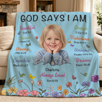 Henkilökohtainen ”God Says I Am” -aiheinen paksulla maalilla maalattu kuvituspeitto, jossa on valokuva, teksti ja nimi – sisustustuote ja kaste-lahja kristityille uskoville