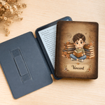 Personalised 3D-Effect Artwork Cartoon Reading Character Kindle Case with Name for Multiple Models Daily Use Birthday Gift for Book Lover Bookworm