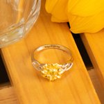 Anillo personalizado con piedra de nacimiento y diseño de girasol bonito regalo de cumpleaños y aniversario para mujeres