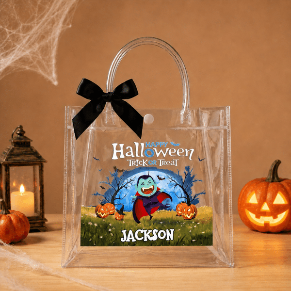 Sac cadeau transparent personnalisé sur le thème d'Halloween, orné d'un personnage de dessin animé, avec prénom et nœud noir – Cadeau d'Halloween « Trick or Treat » pour les enfants