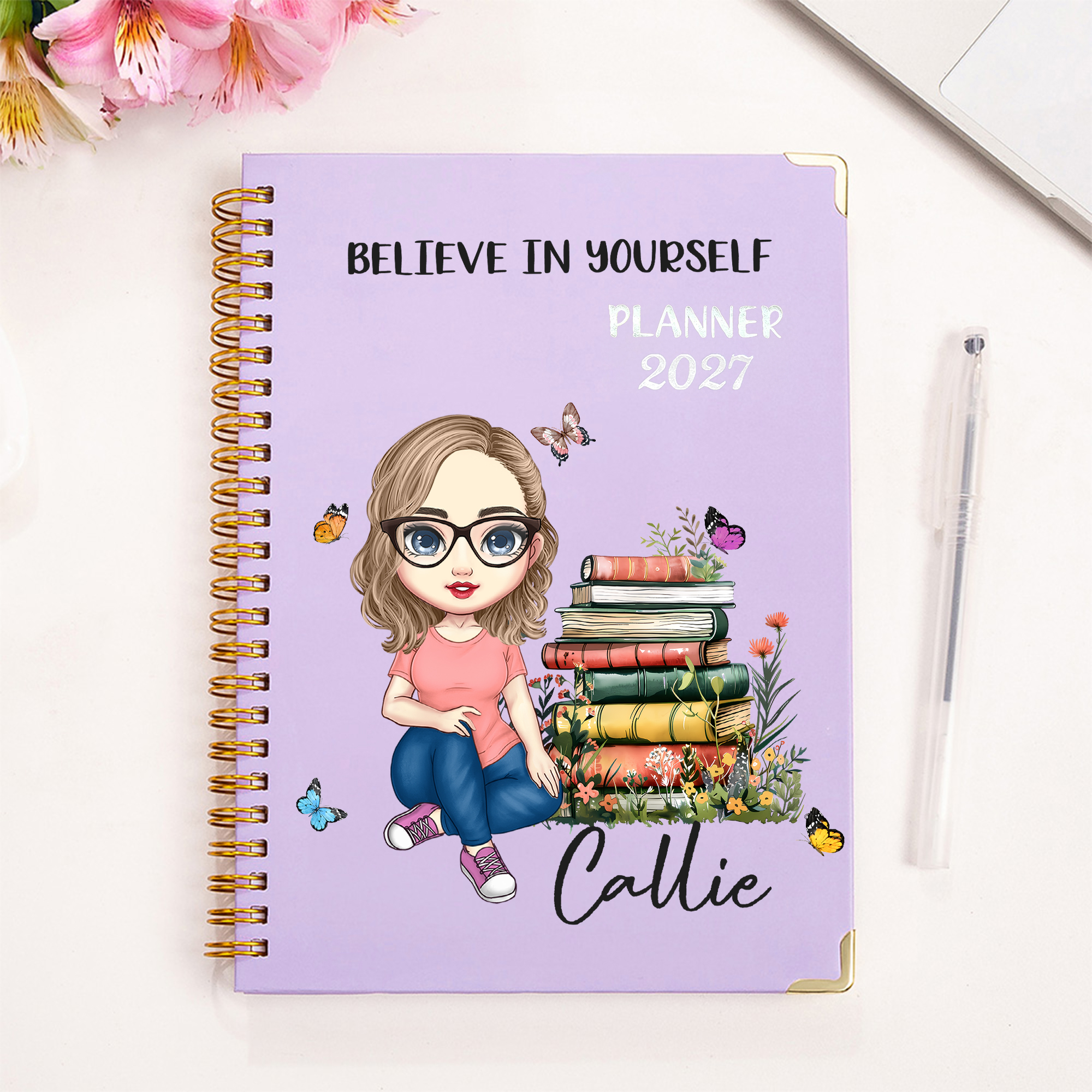 Personalisierte Schmetterling floralen Cartoon-Charakter 26-27 Planer Spiral A5 Notebook mit wöchentlichen monatlichen Planer Seiten Geburtstag Geschenk für Familie Freunde