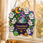 Personlig «Boo Crew Magic Pot Ghost Sun Catcher» med 1–7 navn og tittel – romdekorasjon og Halloween-gave til bestemor