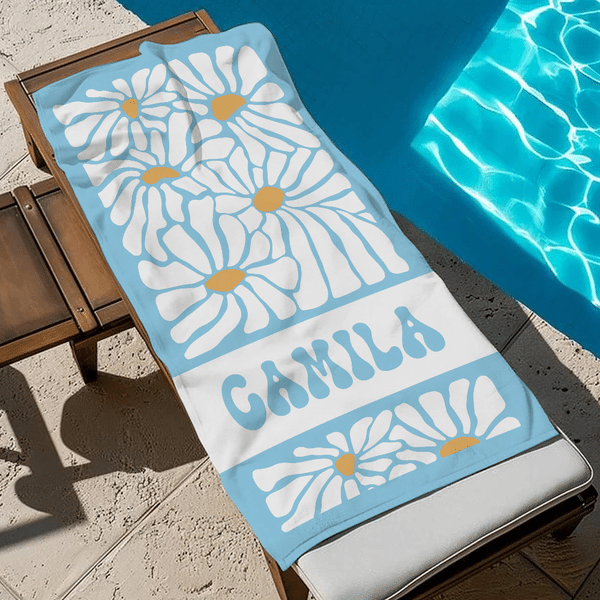 Serviette de plage oversize en tissu doux à séchage rapide, imprimée de marguerites et personnalisée avec un prénom : un incontournable pour les vacances d'été, les fêtes sur la plage et un cadeau d'a