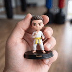Henkilökohtainen sarjakuvatyylinen taekwondo-urheilijan hahmo, jossa on nimi ja valokuva – sisustusesine ja muistoesine, syntymäpäivälahja lapsille, taekwondo