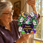 Personlig «Boo Crew Magic Pot Ghost Sun Catcher» med 1–7 navn og tittel – romdekorasjon og Halloween-gave til bestemor