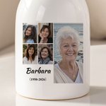 Personlig, färgglad keramikvas i svartvitt med fotocollage, namn och text – inredningsdetalj och minnesgåva till mormor och morfar