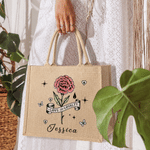Borsa in juta personalizzata con fiore del mese di nascita, capiente, con nome: regalo per anniversario, damigella d’onore, proposta di matrimonio, compleanno per la mamma e damigella d’onore