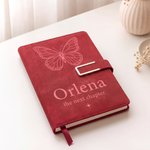Cuaderno personalizado «The Next Chapter» de cuero sintético PU, formato A5, con nombre. Para uso diario en la oficina. Regalo de jubilación o graduación para jubilados y graduados.