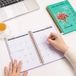 Spersonalizowany bukiet kwiatów Planer z wersetami biblijnymi 2026 Spiralny notatnik A5 z tygodniowymi miesięcznymi stronami do planowania Urodzinowy prezent religijny dla chrześcijanina