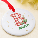 Adorno de cerámica redondo con forma de corazón y la inicial de Papá Noel, con temática navideña personalizada, para decorar el árbol; regalo para fiestas navideñas, ideal para niños, familiares y ami