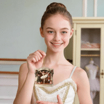 Adorno acrílico personalizado con efecto 3D de una bailarina y un cascanueces, con nombre y año, regalo de Navidad para una hija amante del ballet