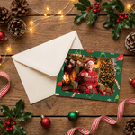 Biglietto di auguri personalizzato con foto di un omino di pan di zenzero e un albero di Natale, con testo: regalo di Natale e Capodanno per la famiglia e gli amici